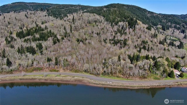 182 State Route 105, Raymond, WA 98577