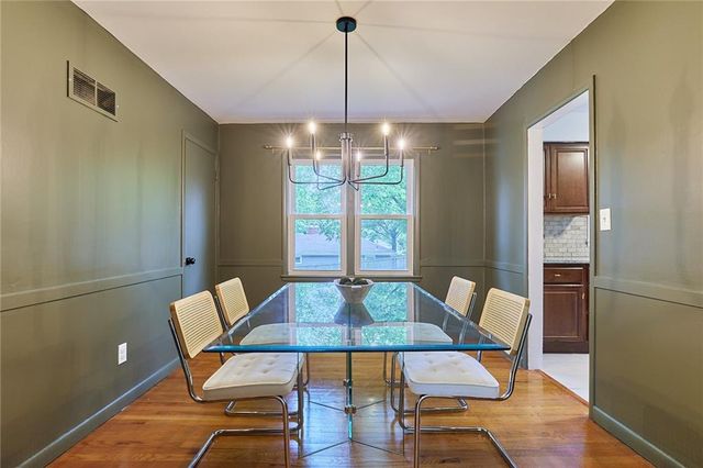 7414 W 55th Street, Overland Park, KS 66202