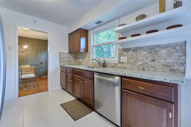 7414 W 55th Street, Overland Park, KS 66202