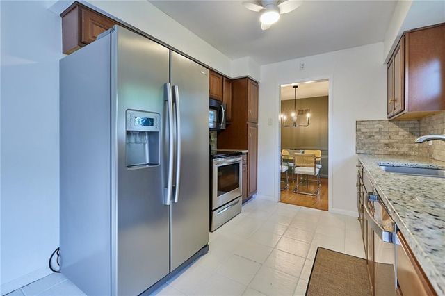 7414 W 55th Street, Overland Park, KS 66202