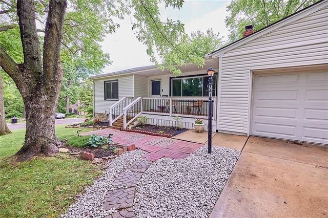 7414 W 55th Street, Overland Park, KS 66202