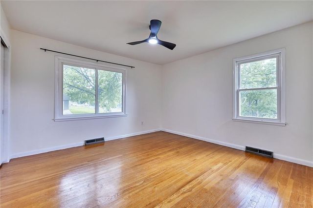 7414 W 55th Street, Overland Park, KS 66202