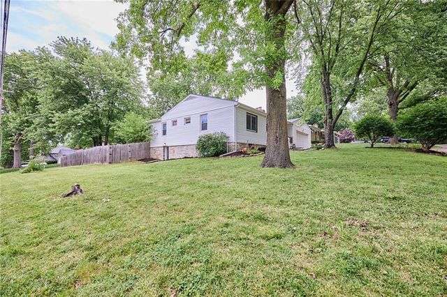 7414 W 55th Street, Overland Park, KS 66202