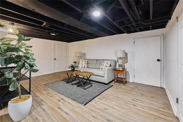 7414 W 55th Street, Overland Park, KS 66202