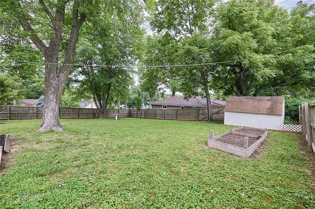 7414 W 55th Street, Overland Park, KS 66202