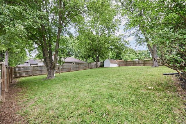 7414 W 55th Street, Overland Park, KS 66202