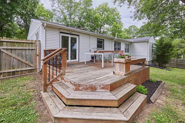 7414 W 55th Street, Overland Park, KS 66202