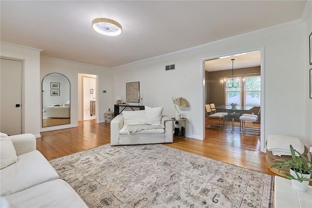 7414 W 55th Street, Overland Park, KS 66202