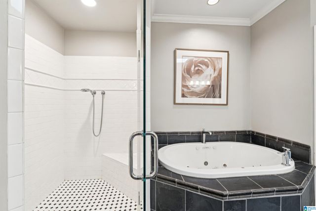 3813 CARISBROOKE CIRCLE, Hoover, AL 35226
