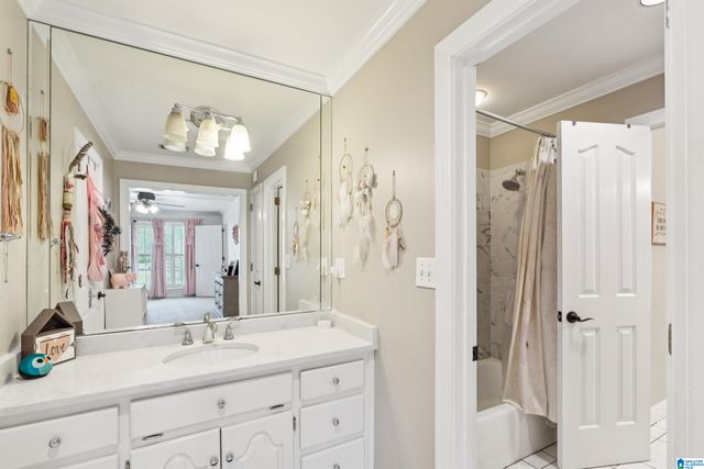 3813 CARISBROOKE CIRCLE, Hoover, AL 35226