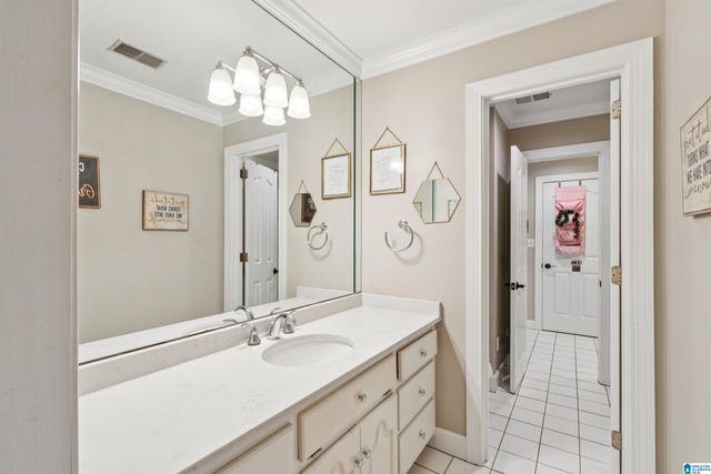 3813 CARISBROOKE CIRCLE, Hoover, AL 35226