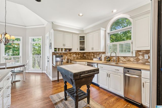 3813 CARISBROOKE CIRCLE, Hoover, AL 35226