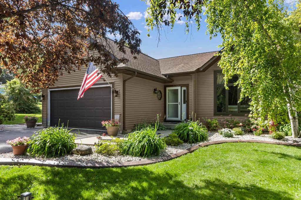 32925 49th STREET, Burlington, WI 53105
