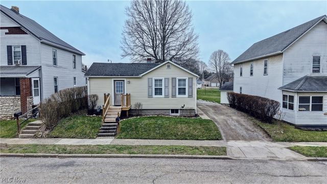 254 1st Street SE, Brewster, OH 44613
