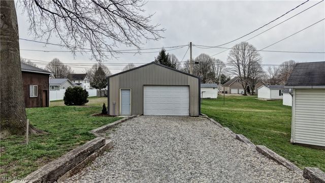 254 1st Street SE, Brewster, OH 44613