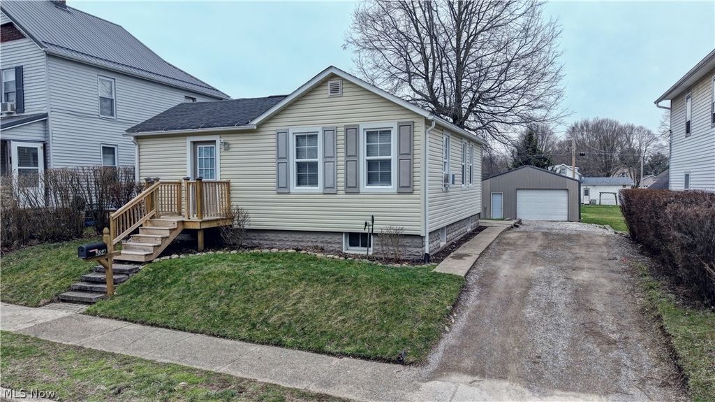 254 1st Street SE, Brewster, OH 44613