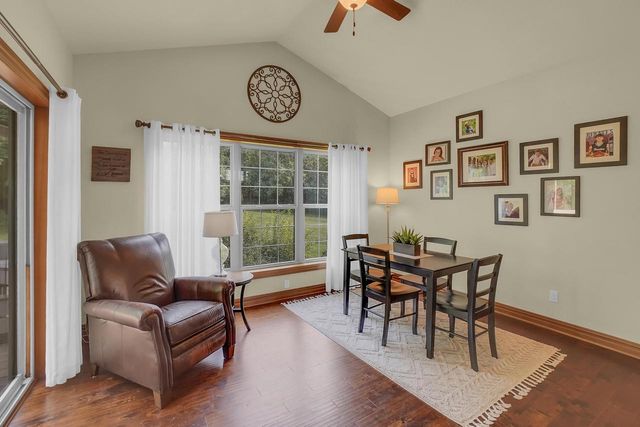W270N2468 Orchard LANE, Pewaukee, WI 53072