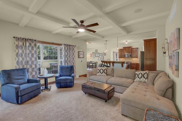 W270N2468 Orchard LANE, Pewaukee, WI 53072