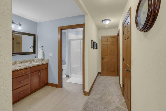 W270N2468 Orchard LANE, Pewaukee, WI 53072