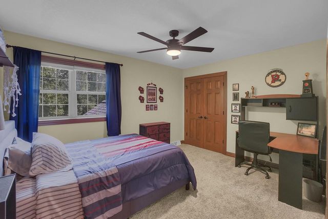 W270N2468 Orchard LANE, Pewaukee, WI 53072