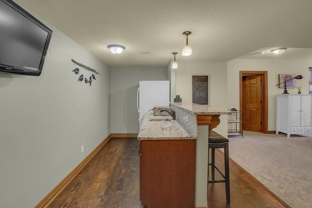 W270N2468 Orchard LANE, Pewaukee, WI 53072