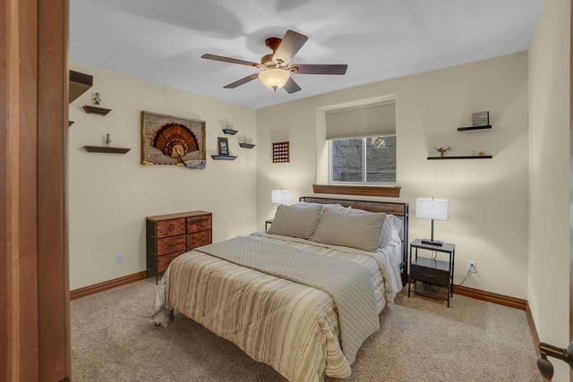 W270N2468 Orchard LANE, Pewaukee, WI 53072