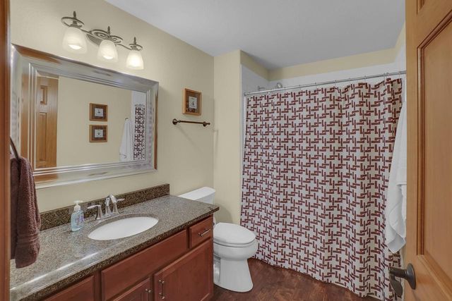 W270N2468 Orchard LANE, Pewaukee, WI 53072