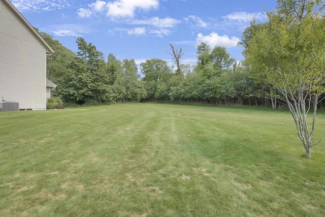 W270N2468 Orchard LANE, Pewaukee, WI 53072