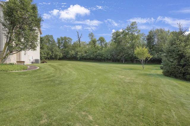 W270N2468 Orchard LANE, Pewaukee, WI 53072