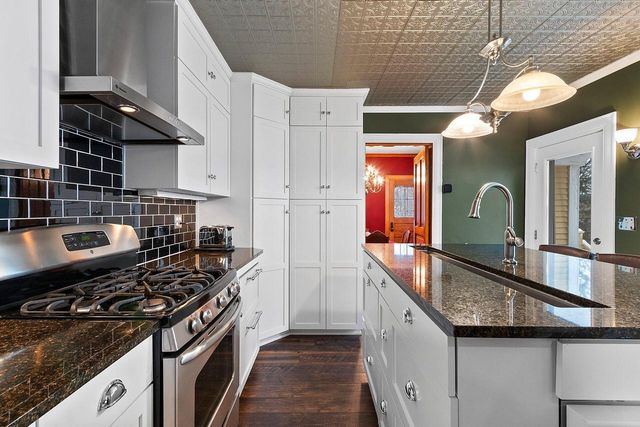 1407 Michigan AVENUE, Manitowoc, WI 54220