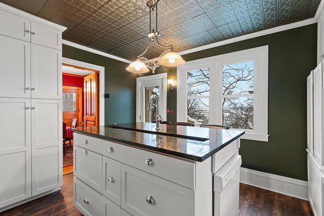 1407 Michigan AVENUE, Manitowoc, WI 54220