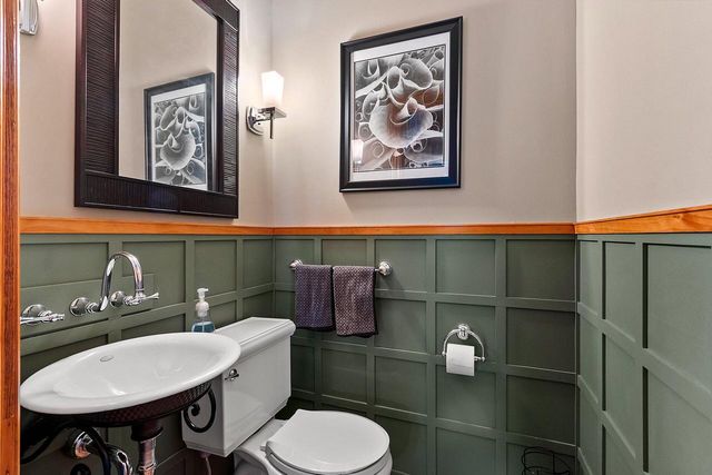 1407 Michigan AVENUE, Manitowoc, WI 54220