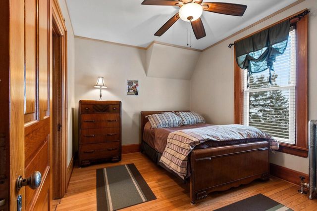 1407 Michigan AVENUE, Manitowoc, WI 54220