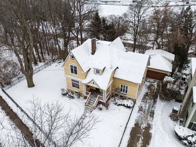 1407 Michigan AVENUE, Manitowoc, WI 54220