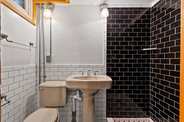 1407 Michigan AVENUE, Manitowoc, WI 54220