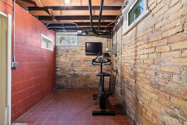 1407 Michigan AVENUE, Manitowoc, WI 54220