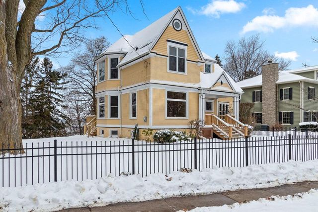 1407 Michigan AVENUE, Manitowoc, WI 54220