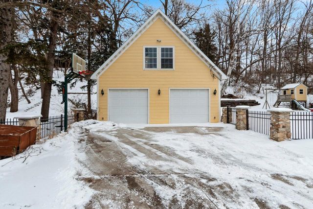 1407 Michigan AVENUE, Manitowoc, WI 54220