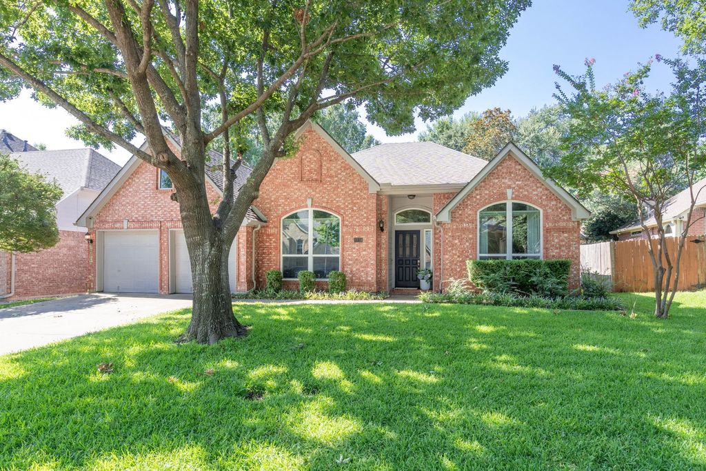 1919 Fair Field Drive, Grapevine, TX 76051