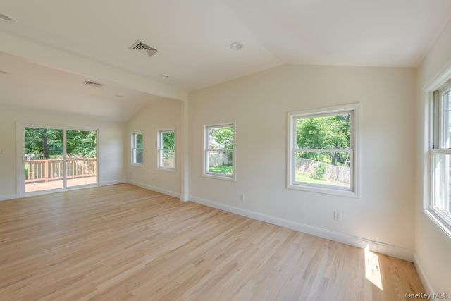 16 Trinity Place, Rhinebeck, NY 12572
