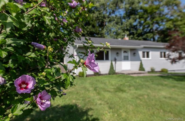 16 Trinity Place, Rhinebeck, NY 12572