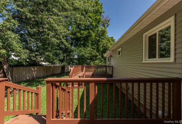 16 Trinity Place, Rhinebeck, NY 12572