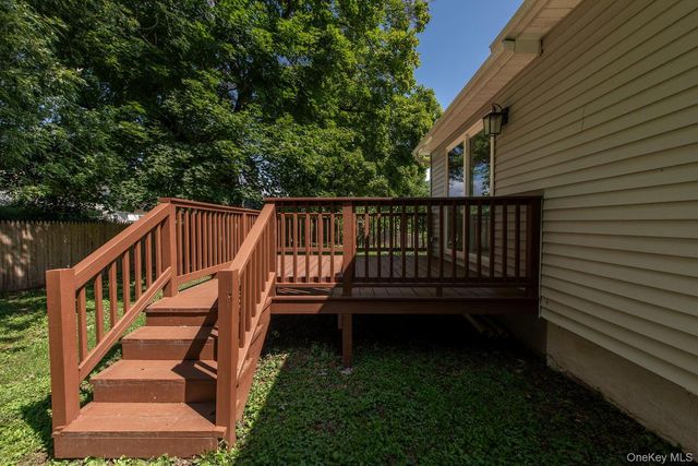 16 Trinity Place, Rhinebeck, NY 12572