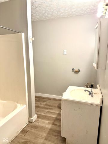 822 N Wolfe Street, Muncie, IN 47303