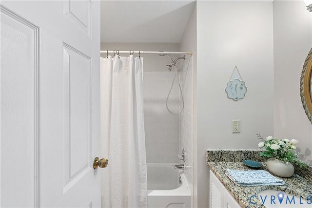 13113 Morning Hill Ln, Midlothian, VA 23112