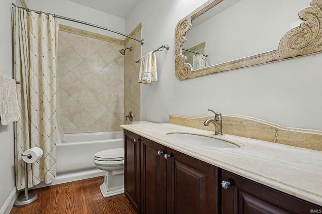 51060 Broken Wood Court, Granger, IN 46530