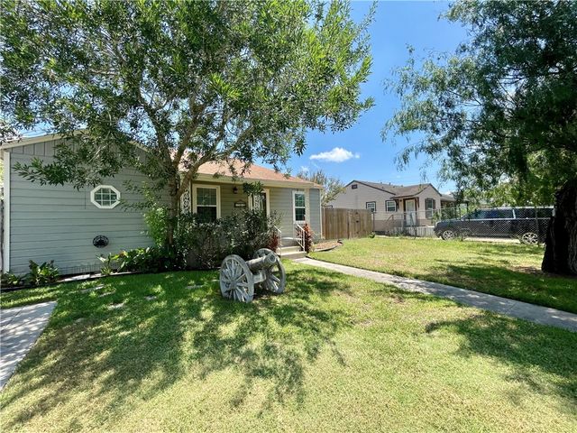 1242 Cambridge Dr, Corpus Christi, TX 78404
