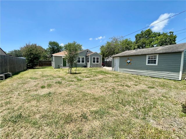1242 Cambridge Dr, Corpus Christi, TX 78404