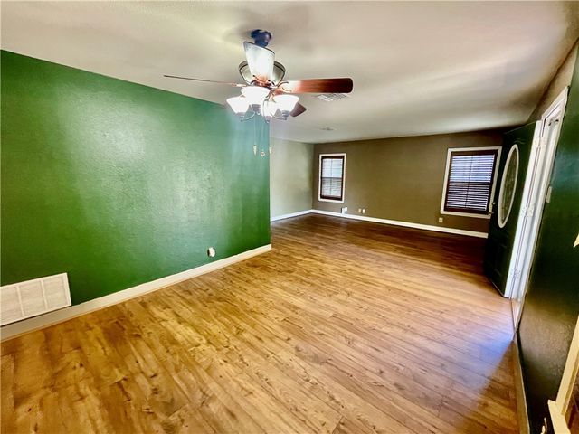 1242 Cambridge Dr, Corpus Christi, TX 78404