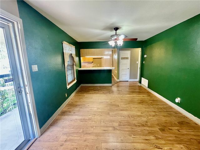 1242 Cambridge Dr, Corpus Christi, TX 78404